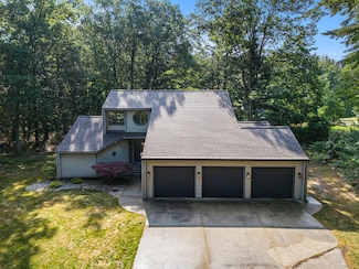 5564 Lake Harbor Rd, Norton Shores, MI 49441