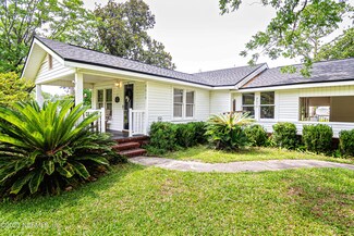 8619 Mud Lake Rd, MacClenny, FL 32063
