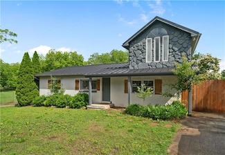 12 Franklin Dr, Cartersville, GA 30120