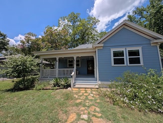 325 S Frio St, Lockhart, TX 78644