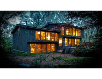 88 Prospect St, Sherborn, MA 01770