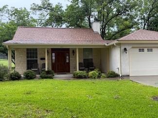 604 W San Antonio St, Fredericksburg, TX 78624