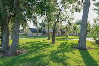 108 Otter Trail, Lake Jackson, TX 77566