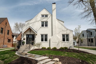 820 E Birch Ave, Milwaukee, WI 53217