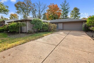 112 Deer Meadows Ct, Ballwin, MO 63011
