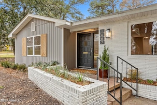 1457 Douglass Dr, Jackson, MS 39211