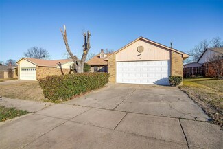 7115 Blackberry Dr, Arlington, TX 76016