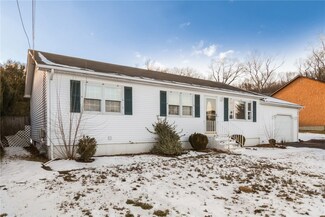 173 Locust Glen Dr, Cranston, RI 02921