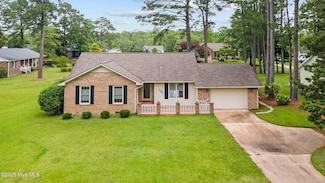 708 Plantation Dr, New Bern, NC 28562