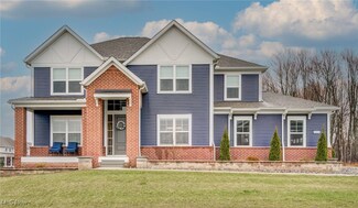 880 Joseph Dr, Aurora, OH 44202