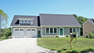 23 Cove Rd, Freeport, ME 04032