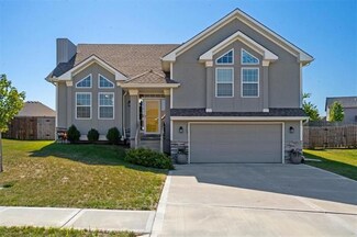 9509 N Lenox Place, Kansas City, MO 64154