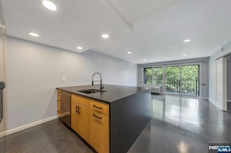55 Clinton Place, Hackensack, NJ 07601