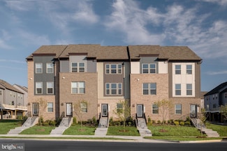 8792 Noether St, Manassas, VA 20109