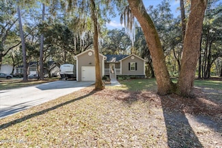 5 Arbor Ln, Saint Helena Island, SC 29920