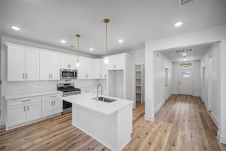 19219 Hikers Trail Dr, Atascocita, TX 77346