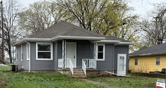 612 E Maple St, Chatsworth, IL 60921