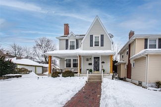 15 Corona Ave, Dayton, OH 45419