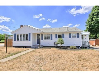 4 Zanni Ave, Lawrence, MA 01843