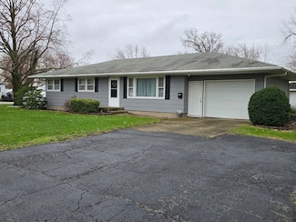 408 Emma St, Chenoa, IL 61726