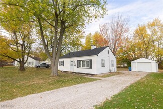 2499 E 39th St, Lorain, OH 44055