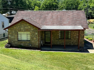 9 Greenridge Dr, Huntington, WV 25704