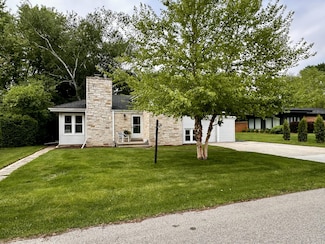 3620 S Elmwood Dr, Racine, WI 53405