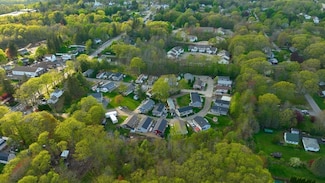27 Lewis St, Rutland, MA 01543