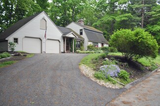 76 Pilgrim Rd, South Portland, ME 04106