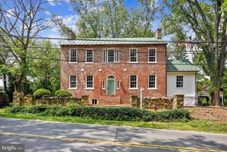 408 E Washington St, Middleburg, VA 20117