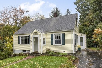 29 Royal Rd, Worcester, MA 01603