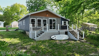 4168 Lakeview Dr, Attica, MI 48412