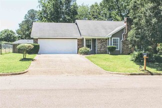 6155 Clarence Dr, Jackson, MS 39206