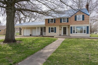 521 Franklin St, Wapello, IA 52653