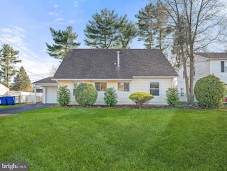 54 Bayberry Ln, Willingboro, NJ 08046