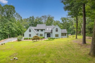 32 Pine Dr, Pound Ridge, NY 10576