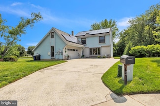 24 W Daisy La, Mount Laurel, NJ 08054