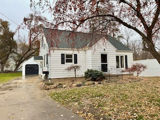 243 Grove St, Coopersville, MI 49404