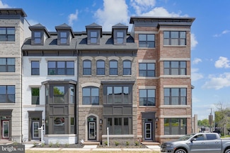 103 Pleasant St NW, Vienna, VA 22180