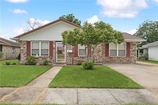 772 Oakwood Dr, Gretna, LA 70056