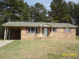 131 Foust Ln, Selmer, TN 38375