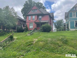 521 W 8th St, Davenport, IA 52803