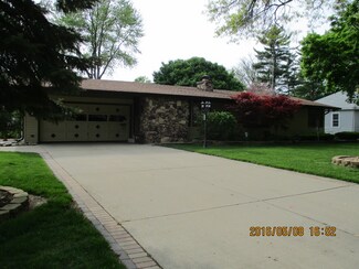 135 S Western Ave, Aurora, IL 60506
