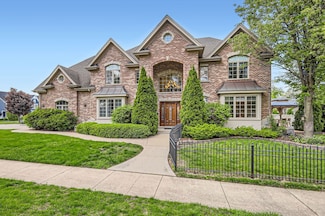 349 Home Ave, Itasca, IL 60143