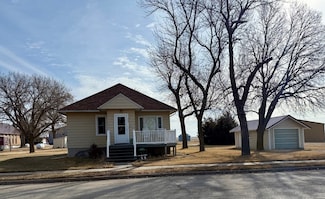 419 N Mcintosh St, Lehr, ND 58460