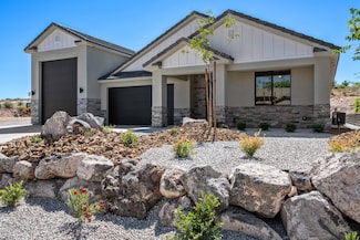 1018 S Mulberry Dr, Toquerville, UT 84774