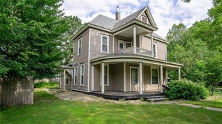 1018 8th St E Unit A, Menomonie, WI 54751