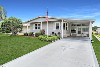 5733 Pawnee St, Zephyrhills, FL 33542