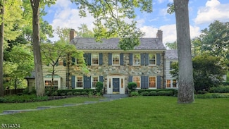 825 Lawrence Ave, Westfield, NJ 07090