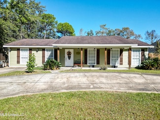 9020 Live Oak Ave, Ocean Springs, MS 39564